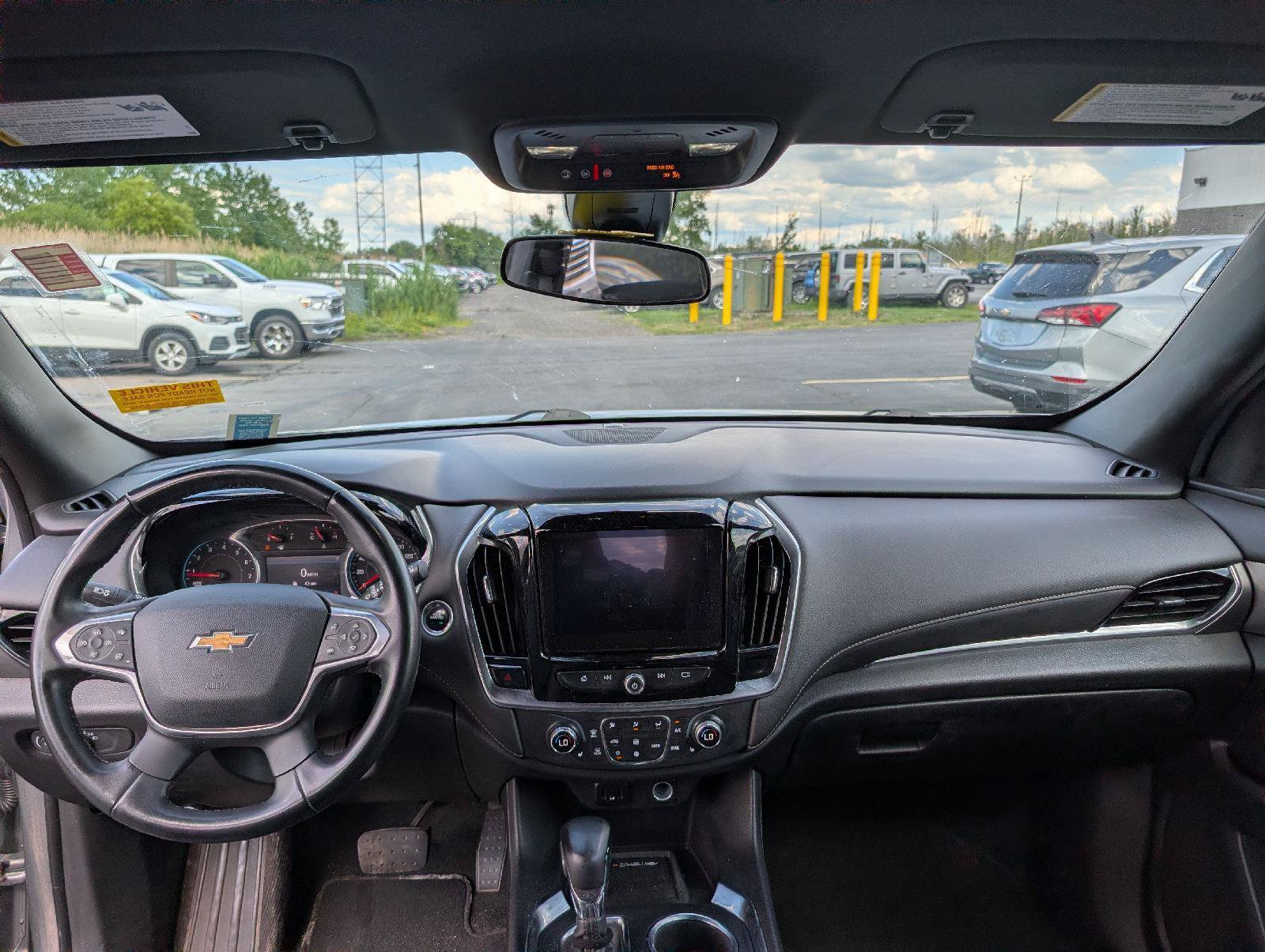 Used 2023 Chevrolet Traverse LT AWD/4WD image 10