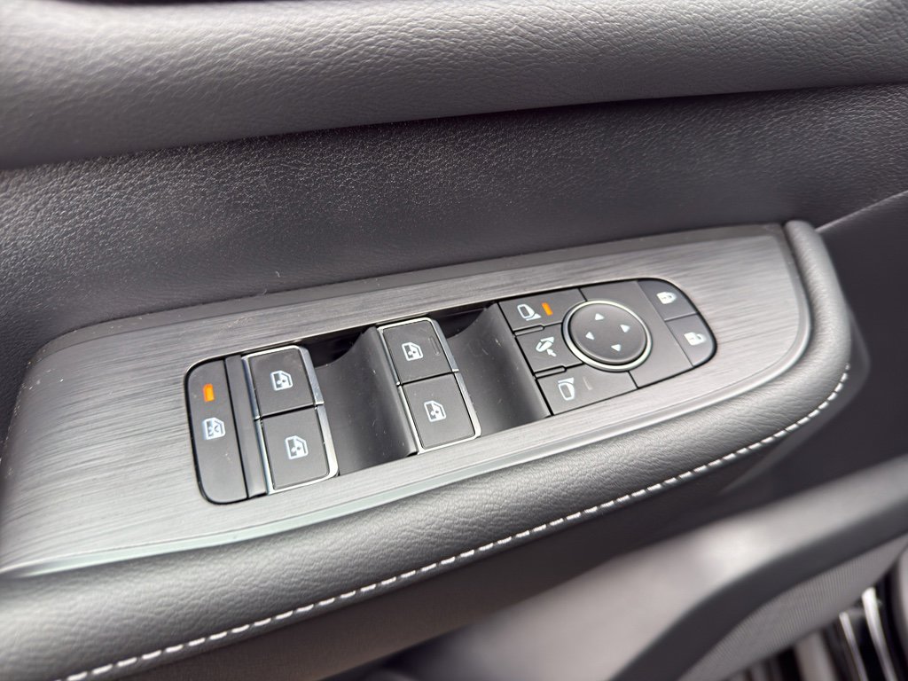 New 2026 Nissan Armada SL w/ Captain's Chari Seat Package image 12