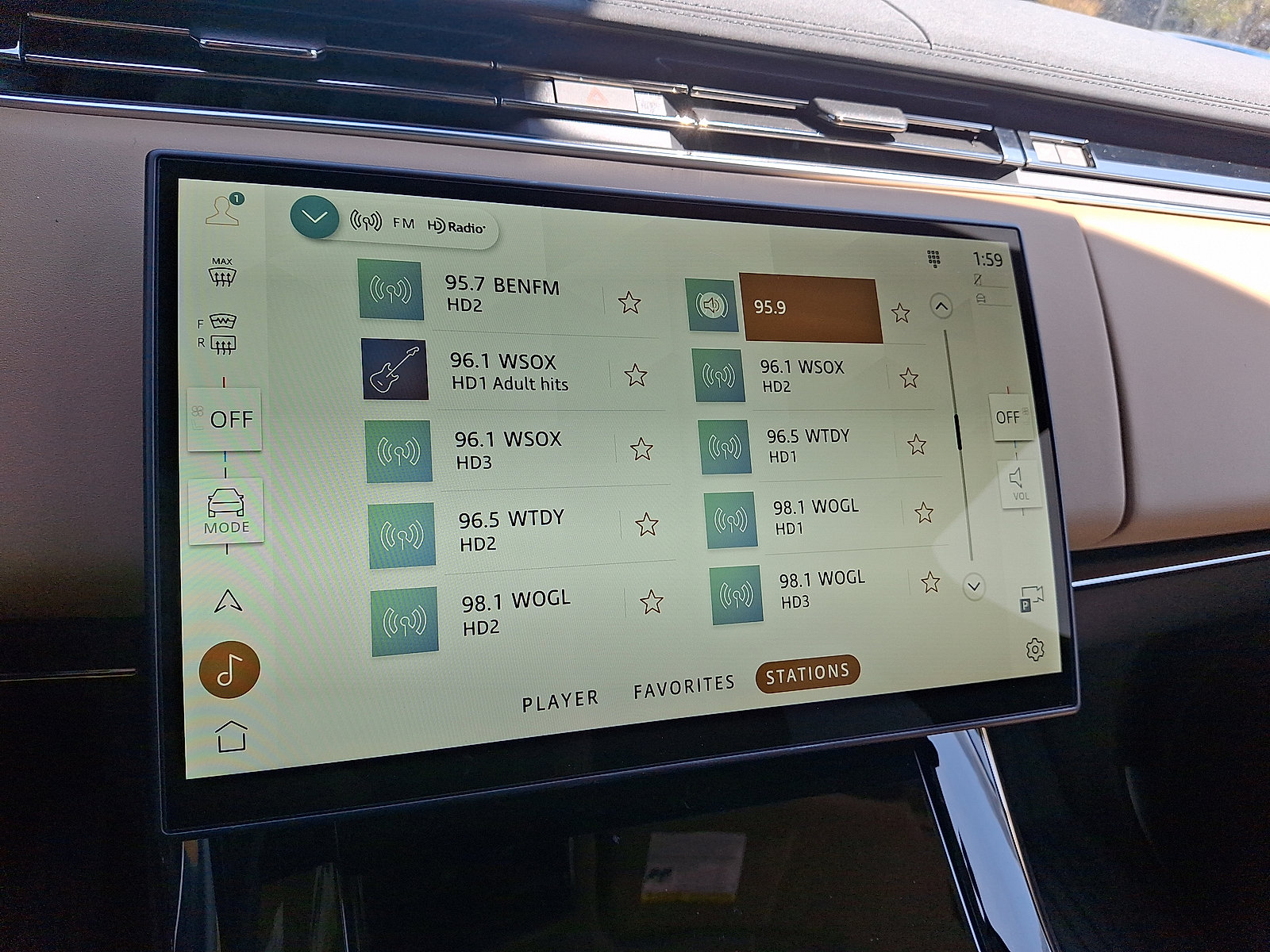New 2026 Land Rover Range Rover Sport SE AWD/4WD image 9