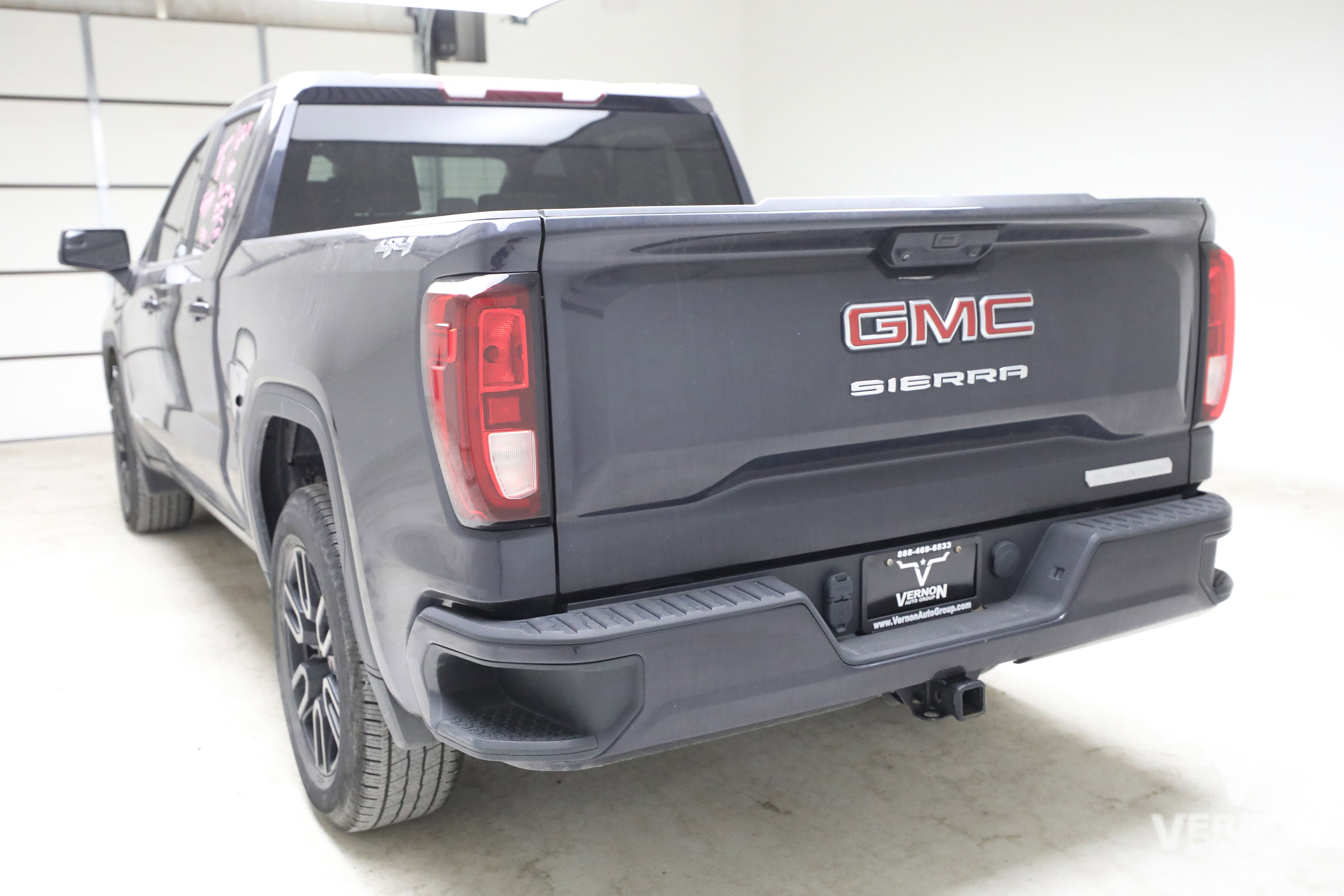 Used 2022 GMC Sierra 1500 Elevation AWD/4WD image 2