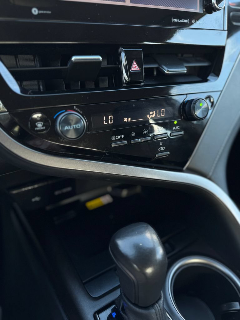Used 2024 Toyota Camry XSE FWD image 18