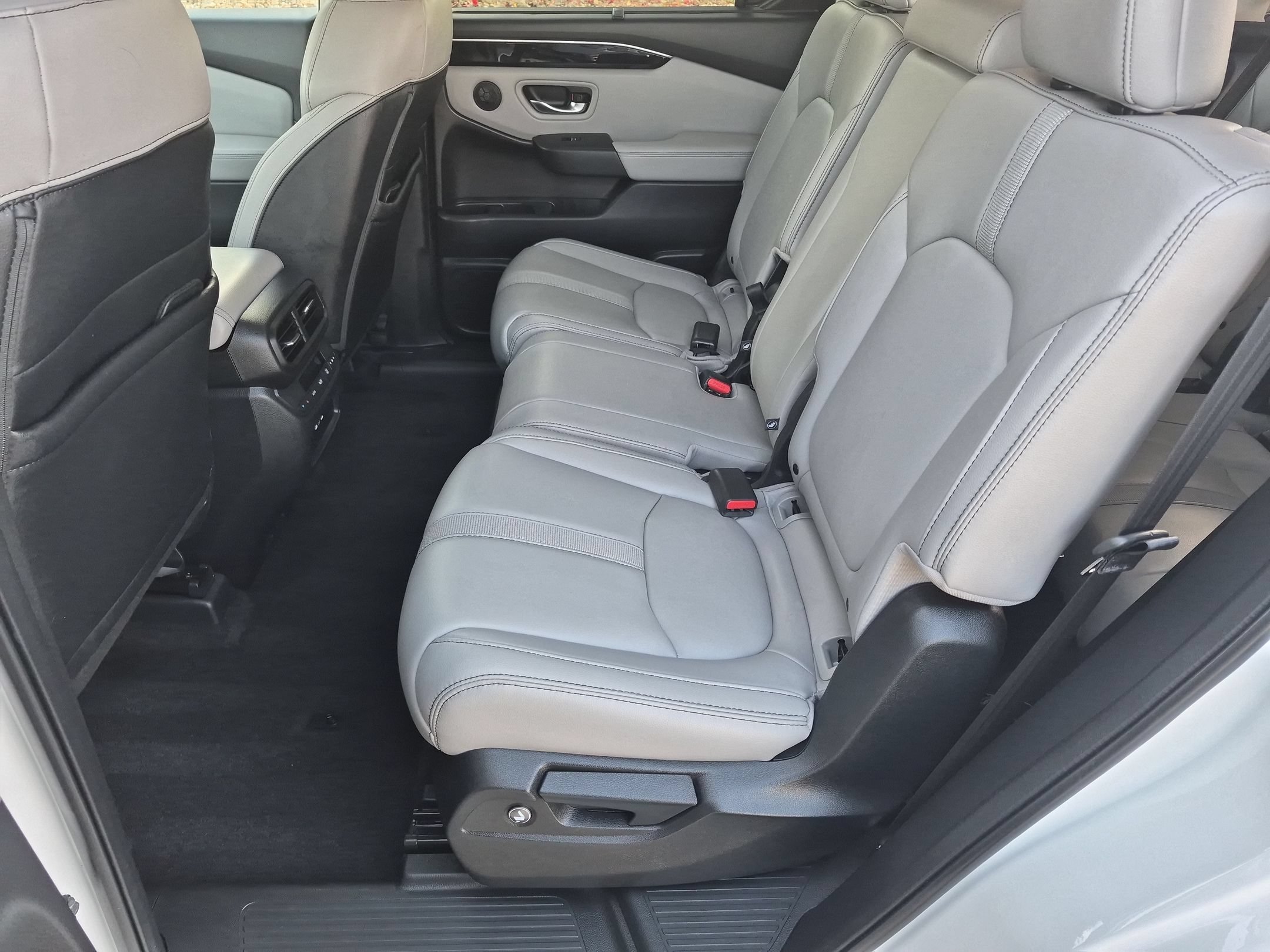 Used 2024 Honda Pilot Touring image 25