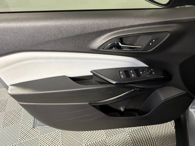 Used 2025 Chevrolet Trax LT w/ LT Convenience Package image 14