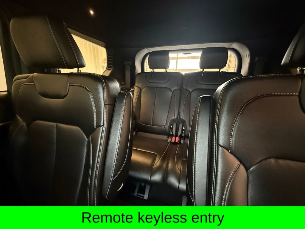 Used 2025 Jeep Grand Cherokee L Limited w/ Luxury Tech Group II AWD/4WD image 7