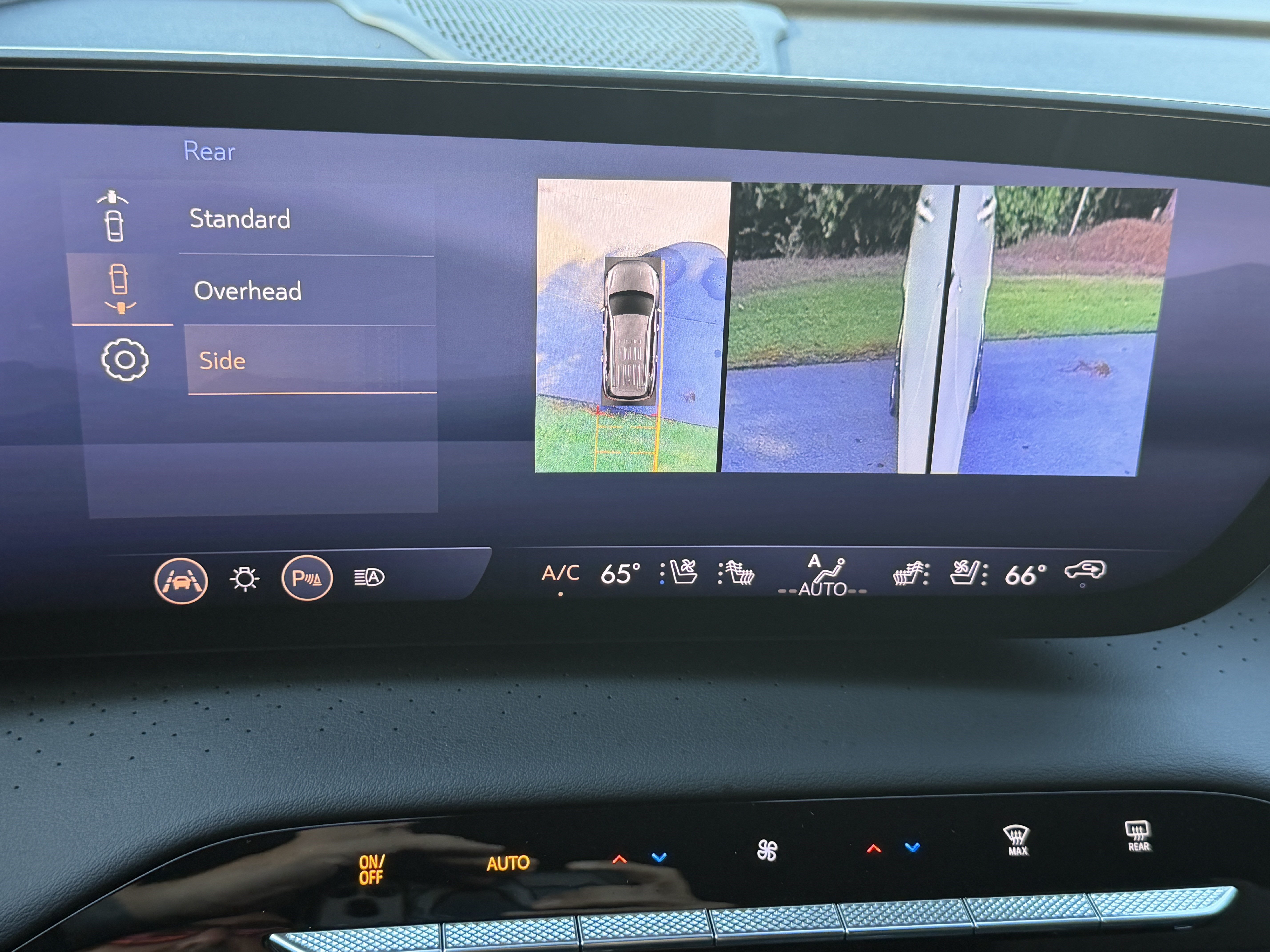 Used 2025 Buick Enclave Avenir FWD image 30