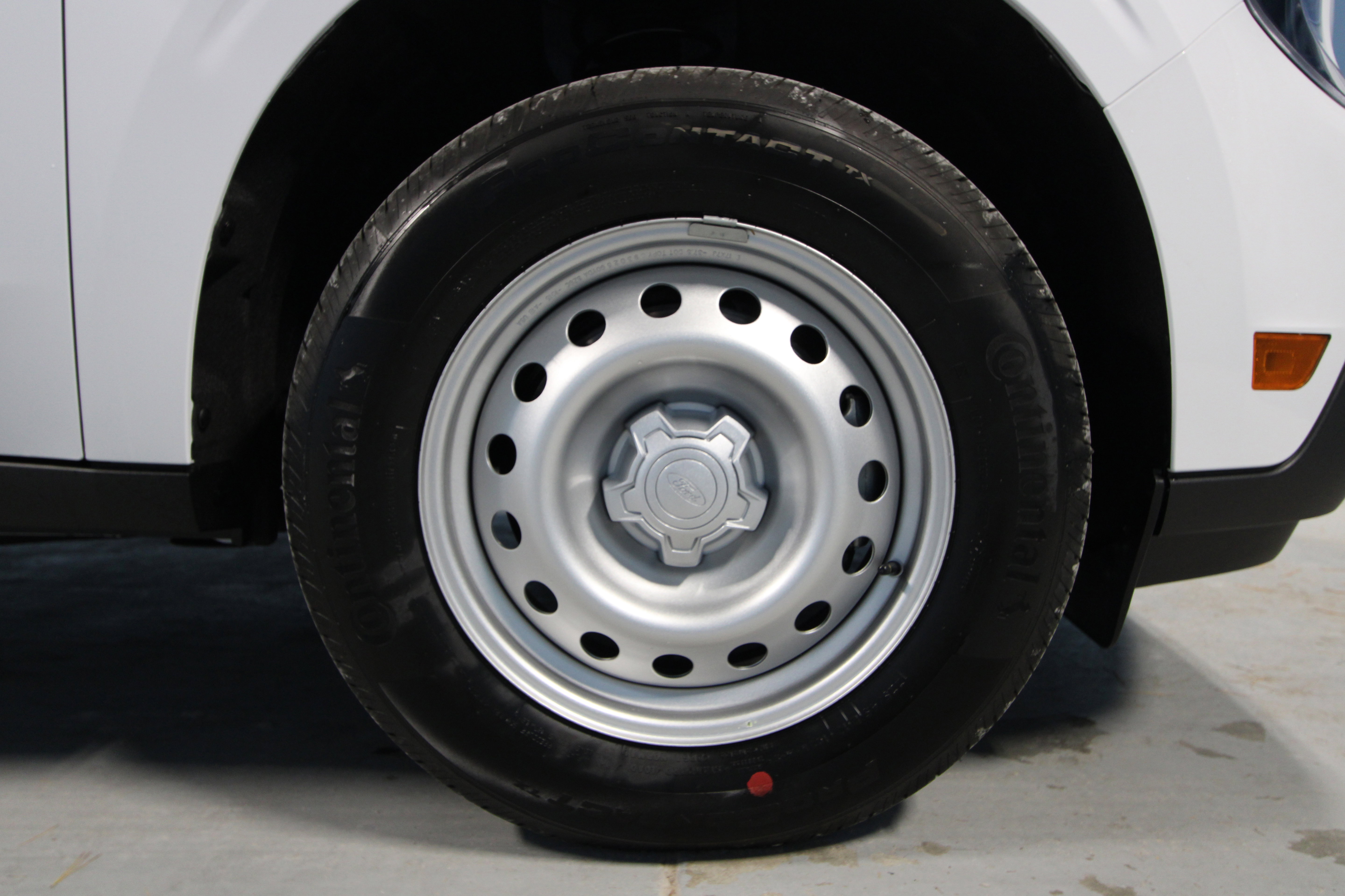 New 2025 Ford Maverick XL image 30