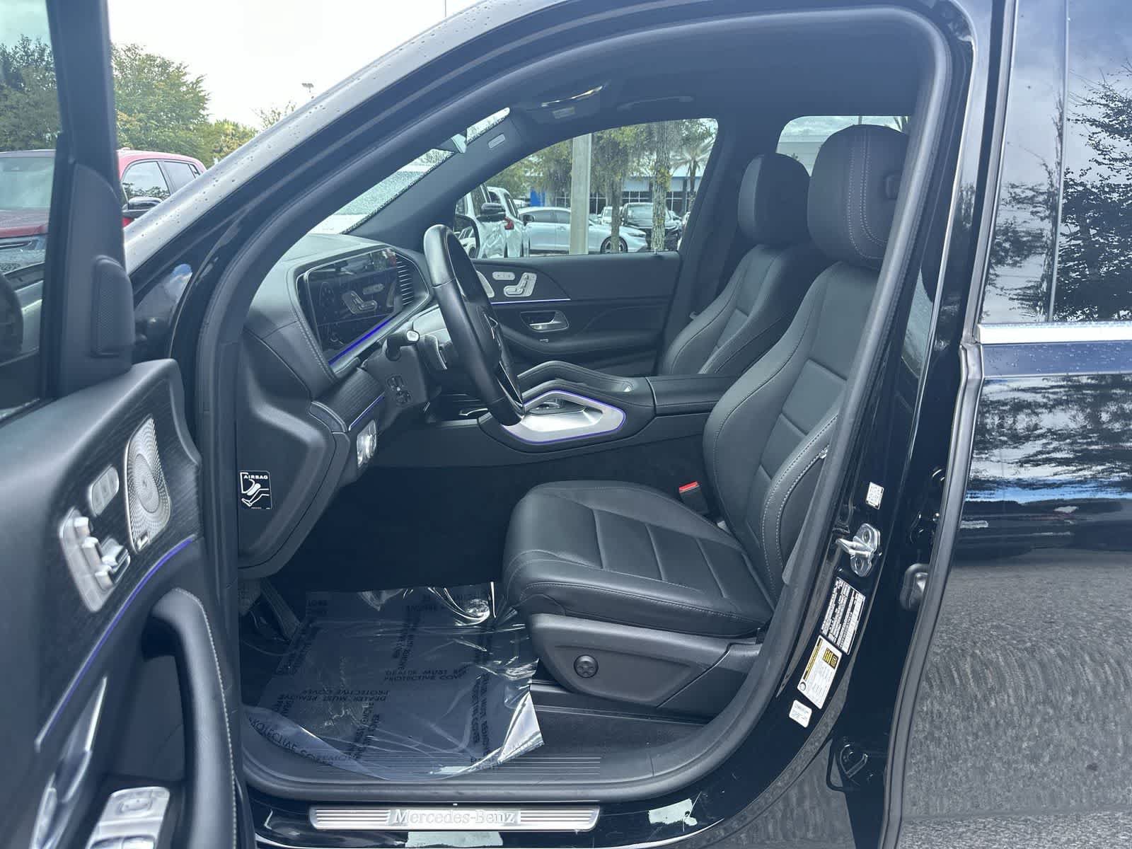 Used 2025 Mercedes-Benz GLS 450 4MATIC image 2