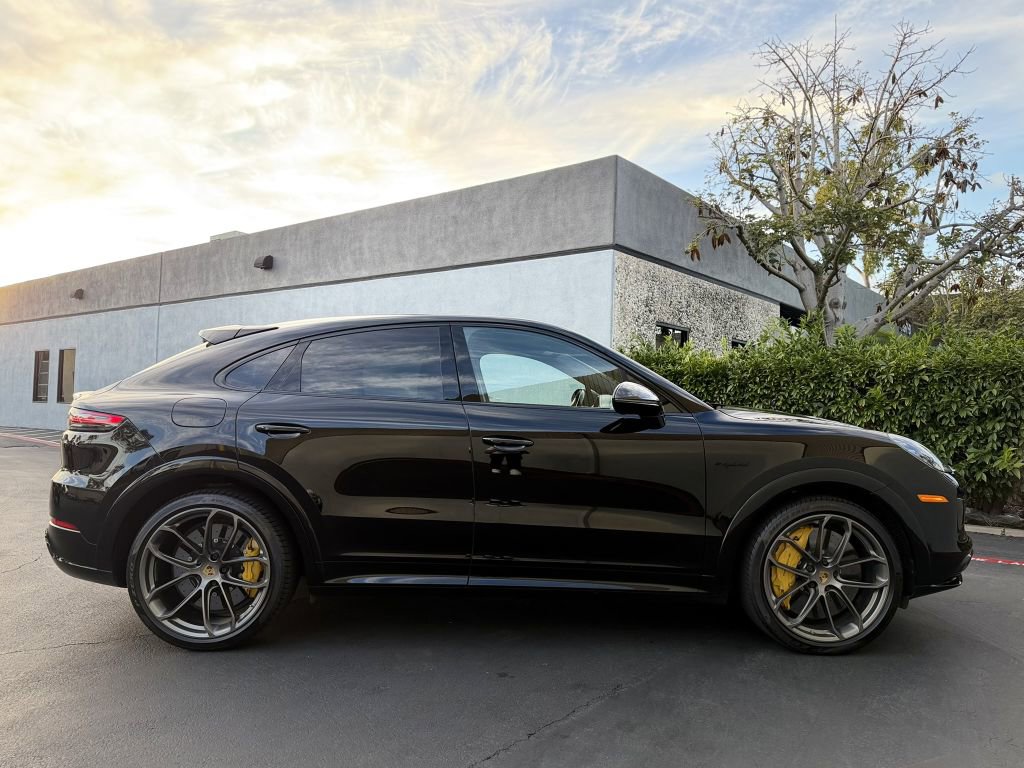 Used 2023 Porsche Cayenne Turbo S AWD/4WD image 17