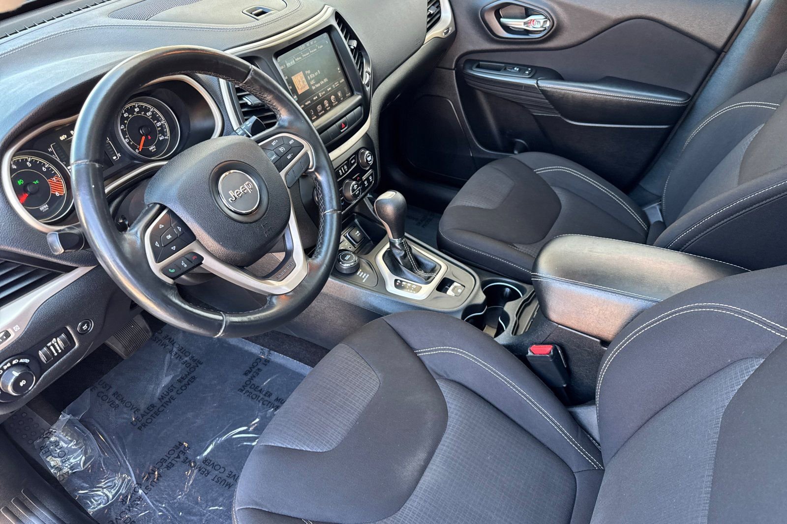 Used 2015 Jeep Cherokee Latitude w/ Comfort/Convenience Group image 9