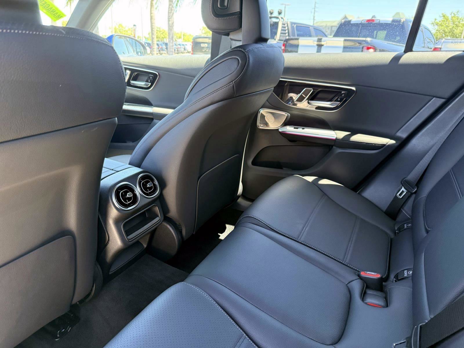 Used 2025 Mercedes-Benz GLC 300 image 15