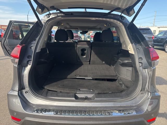 Used 2019 Nissan Rogue SV w/ Sun & Sound Touring Package AWD/4WD image 12