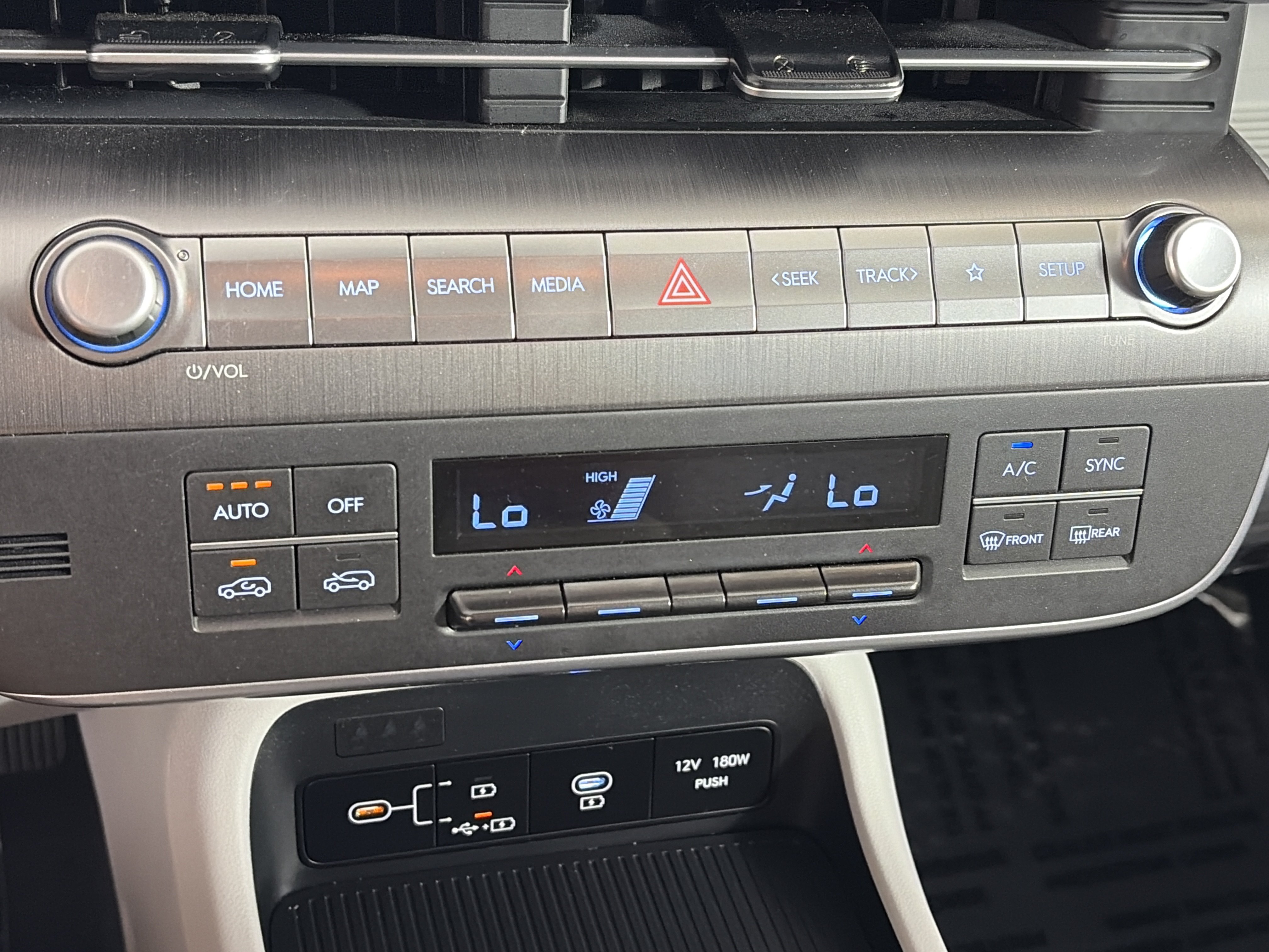 Used 2024 Hyundai Kona SEL AWD/4WD image 19
