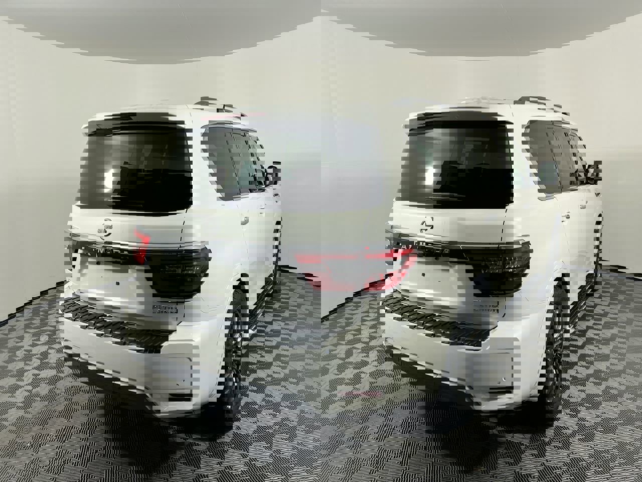 Used 2023 Nissan Armada Platinum w/ Captain's Chairs Package image 3