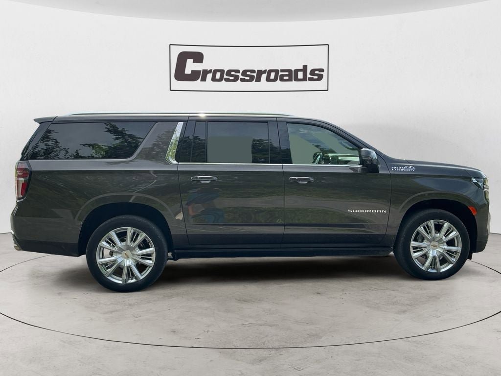 Used 2021 Chevrolet Suburban High Country w/ Premium Package AWD/4WD image 6