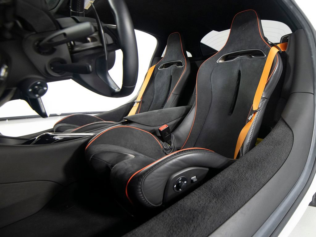 Used 2023 McLaren Artura image 30