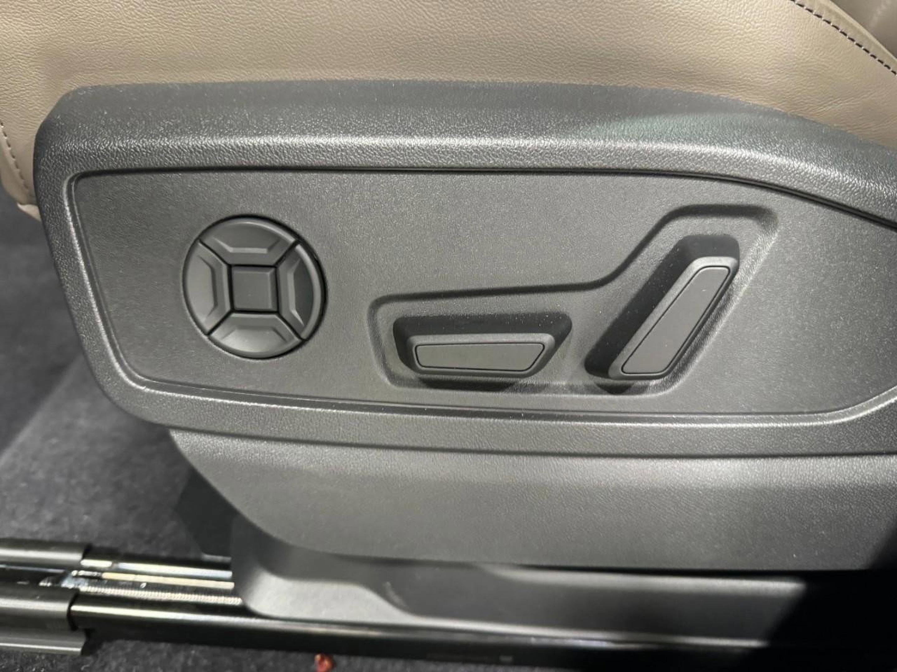 New 2025 Audi Q5 Premium Plus image 28