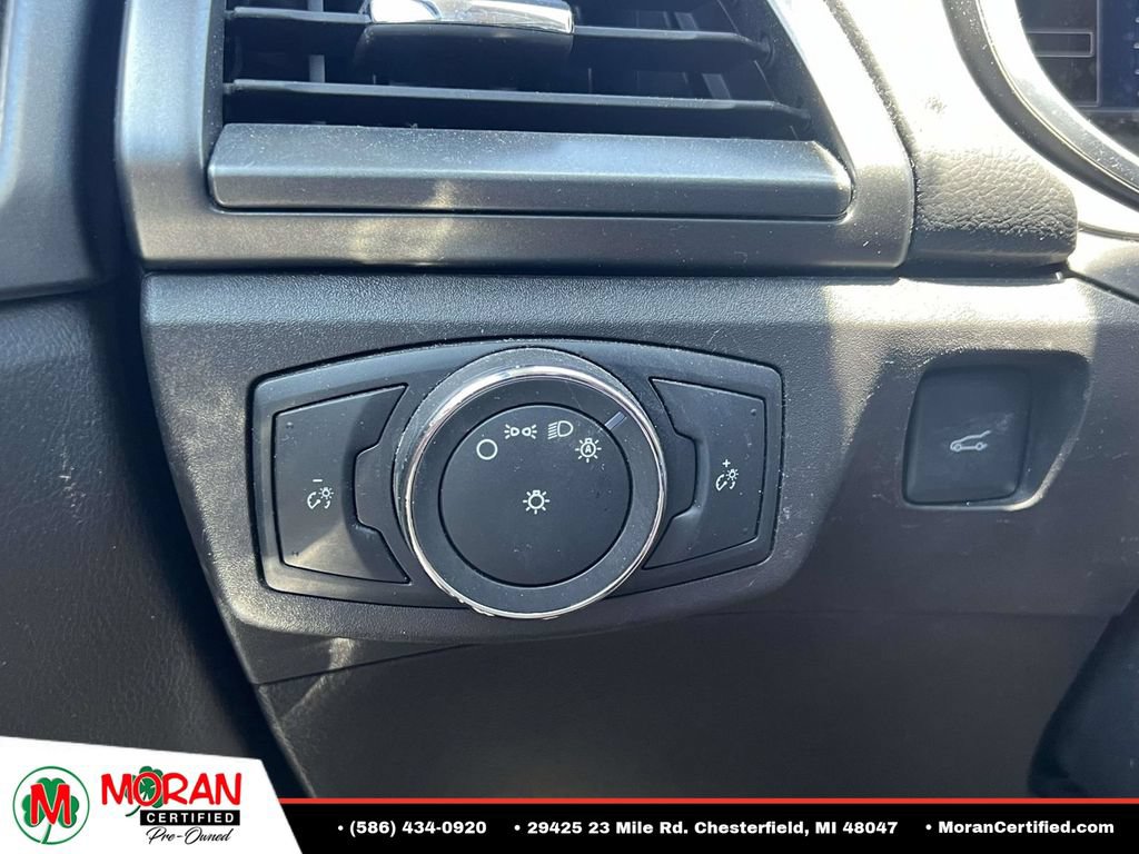 Used 2016 Ford Fusion SE FWD image 26