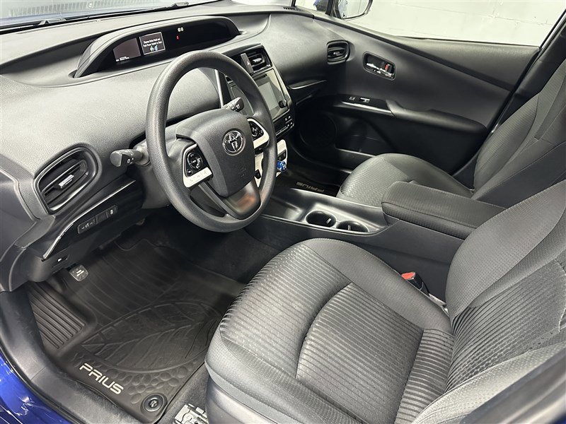 Used 2016 Toyota Prius Two image 2