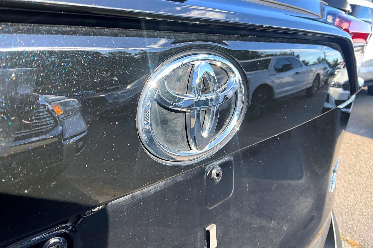 Used 2025 Toyota RAV4 XLE Premium w/ Weather Package AWD/4WD image 30