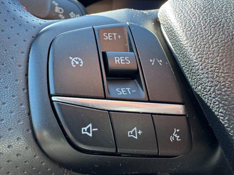 Used 2024 Ford Escape ST-Line FWD image 16