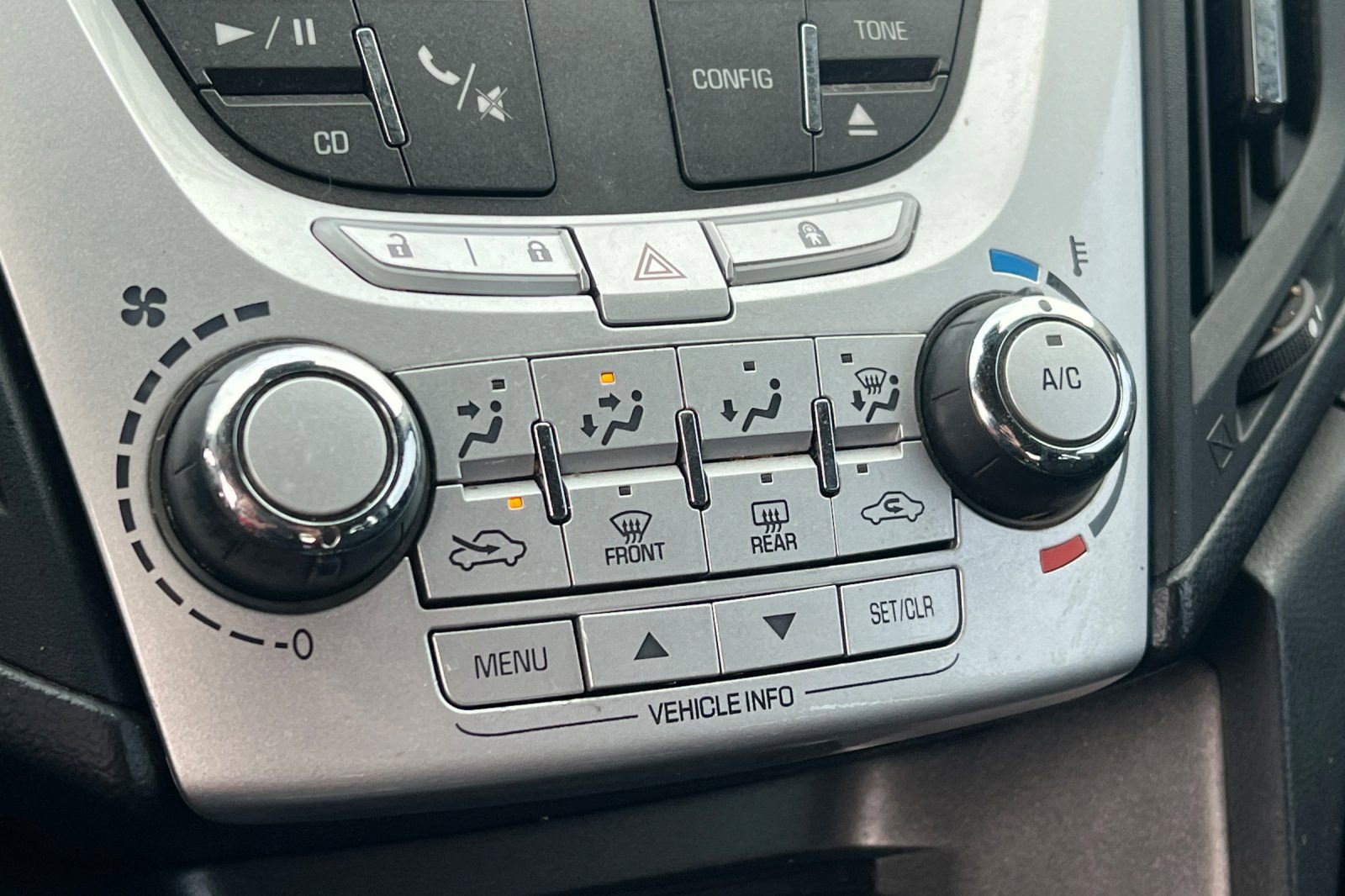 Used 2015 Chevrolet Equinox LS image 16