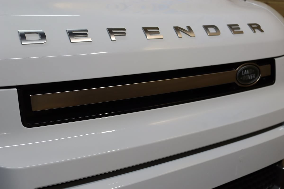 Used 2023 Land Rover Defender 130 First Edition AWD/4WD image 19
