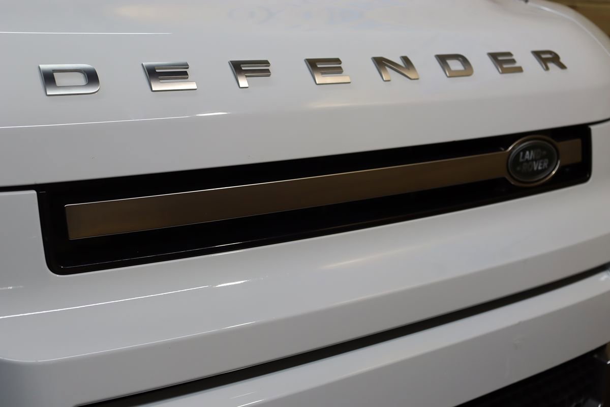 Used 2023 Land Rover Defender 130 First Edition AWD/4WD image 19