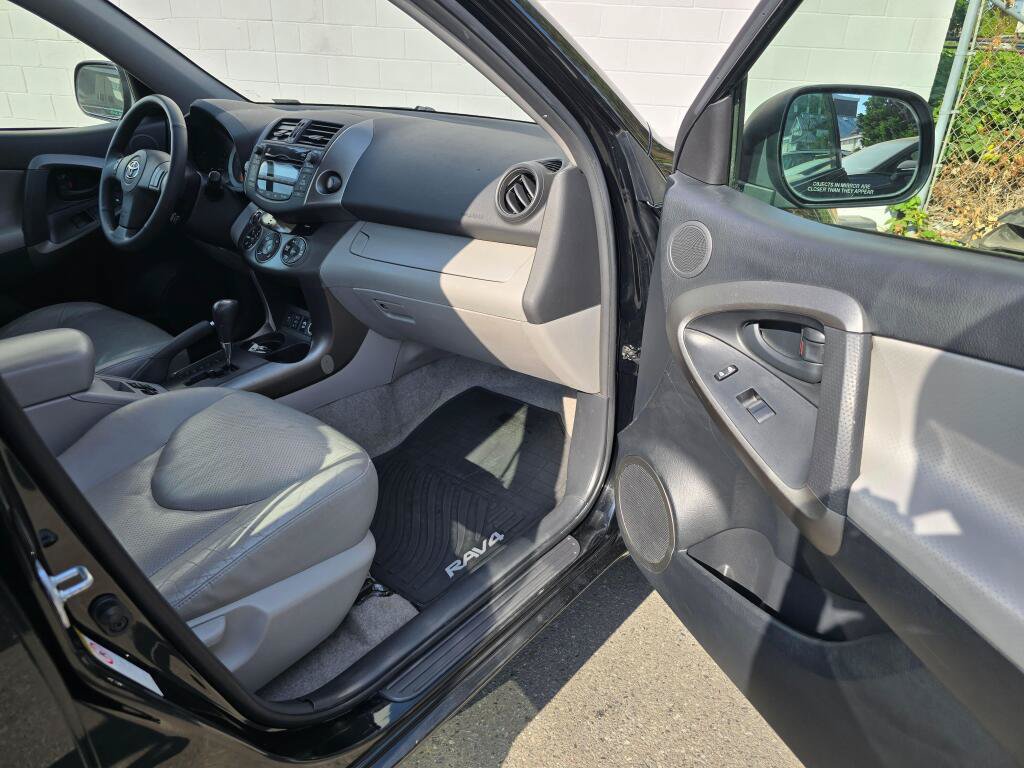 Used 2011 Toyota RAV4 Limited AWD/4WD image 10