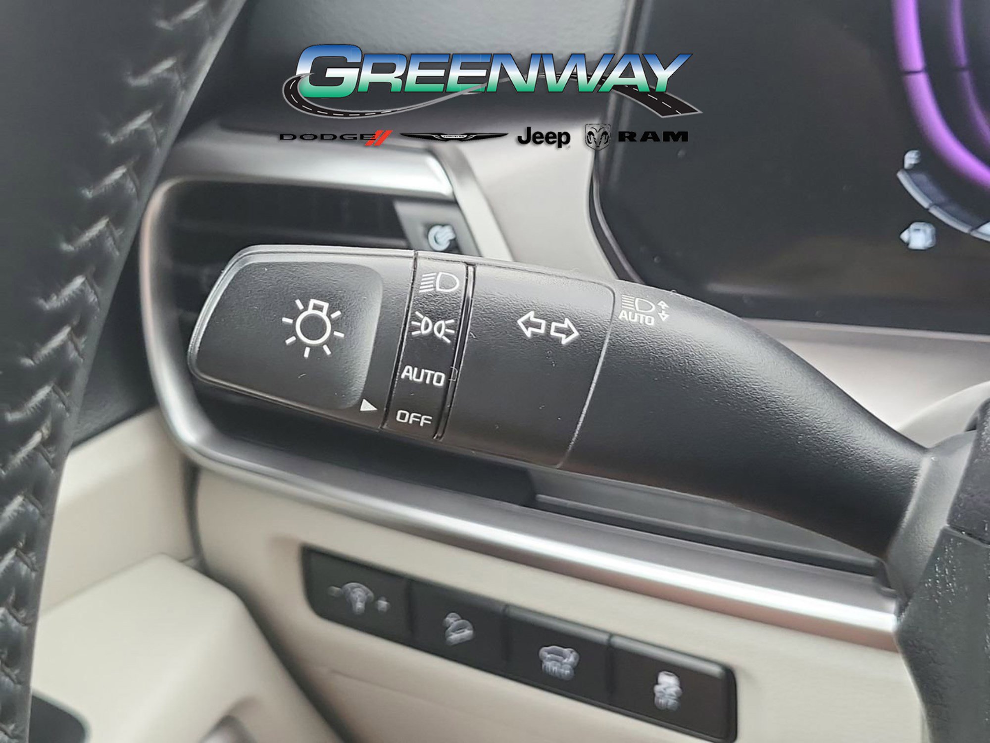 Used 2025 Kia Telluride S image 28