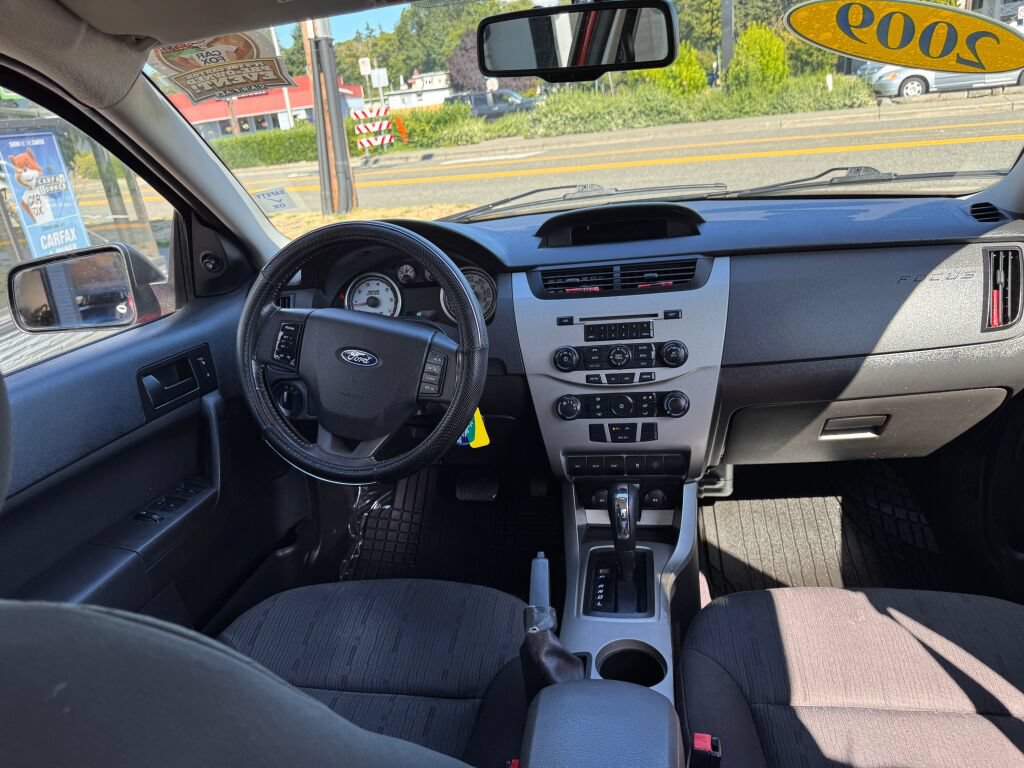 Used 2009 Ford Focus SE FWD image 14