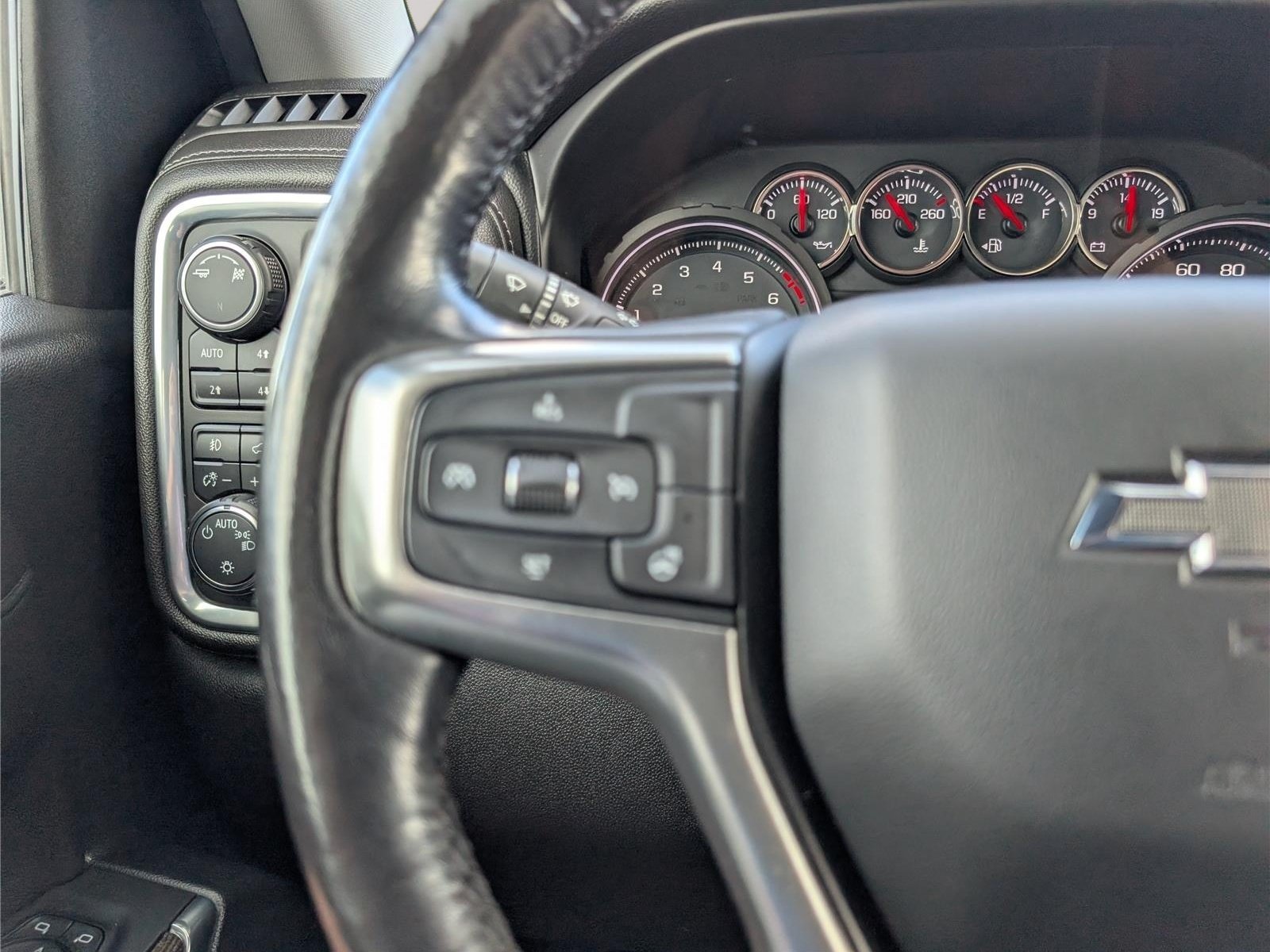 Used 2019 Chevrolet Silverado 1500 LT Trail Boss AWD/4WD image 23