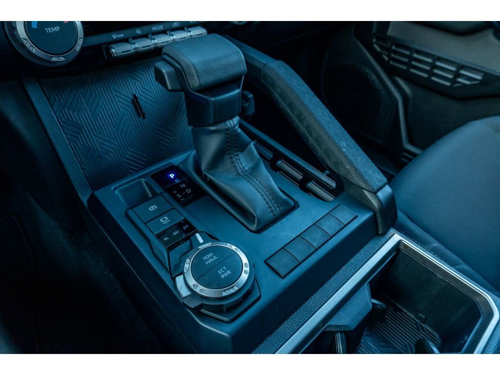 Certified 2025 Toyota Tacoma SR5 AWD/4WD image 23