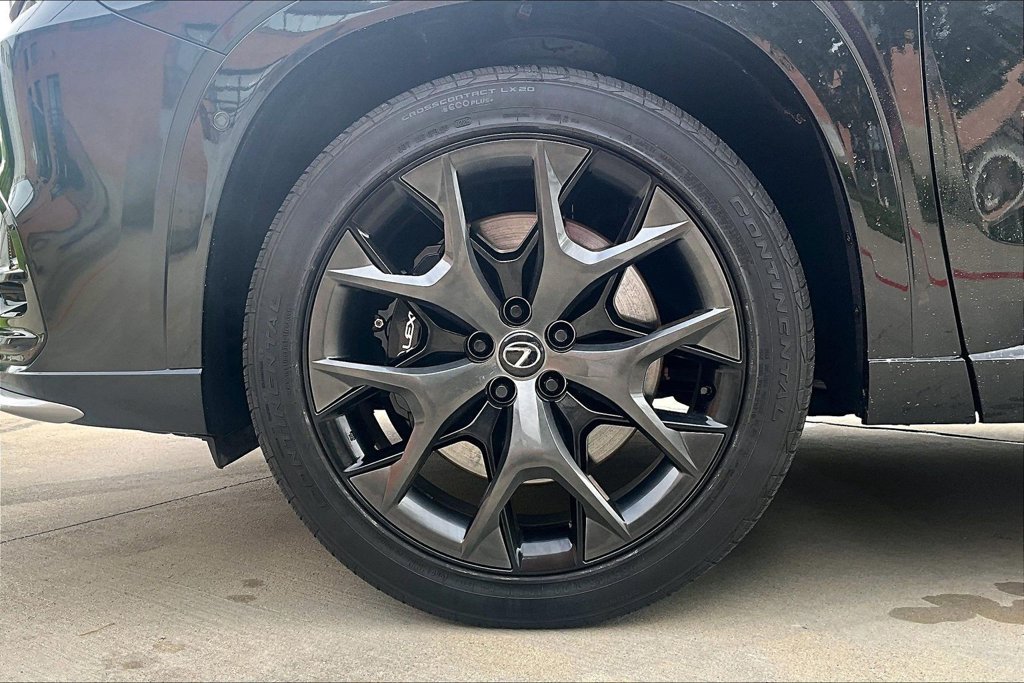 Used 2025 Lexus TX 500h AWD w/ Technology Package image 11