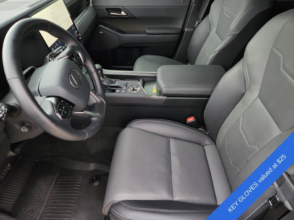 Used 2024 Lexus GX 550 w/ Cold Area Package AWD/4WD image 15