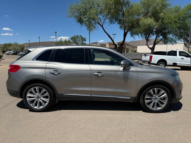 Used 2017 Lincoln MKX Reserve AWD/4WD image 4