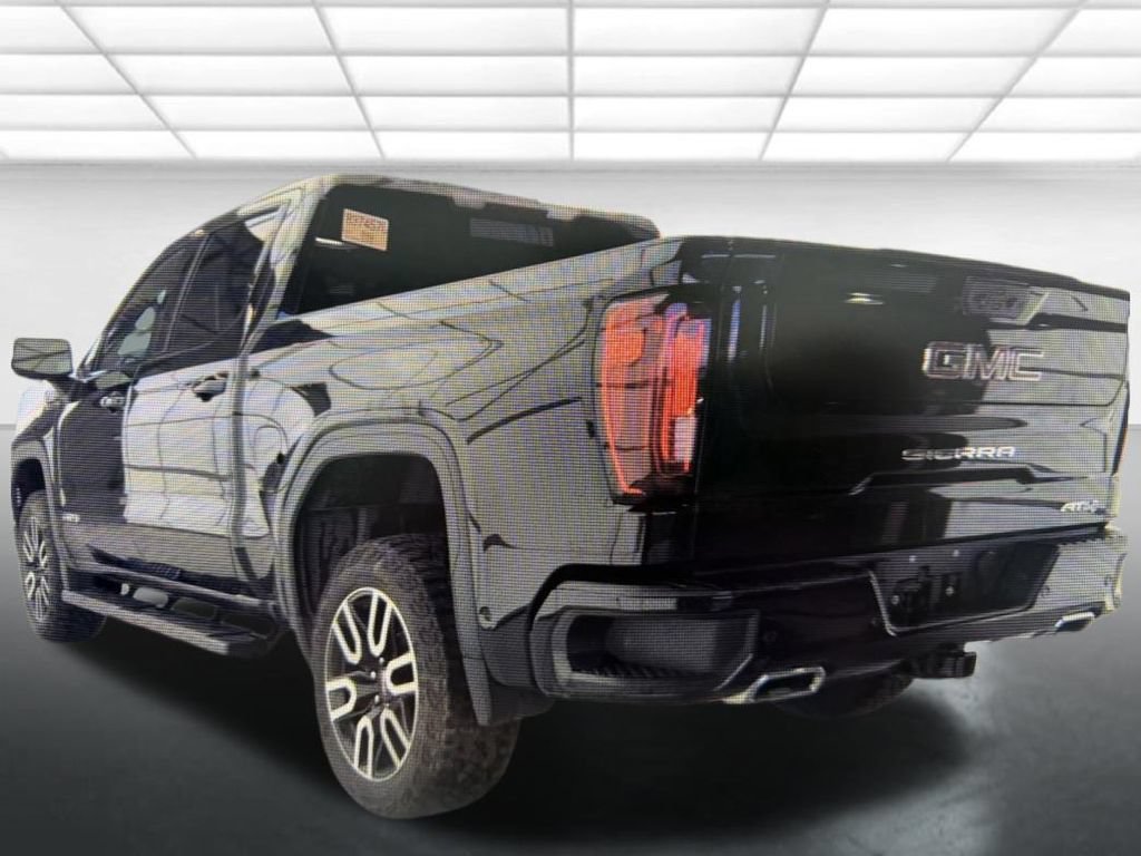 Used 2023 GMC Sierra 1500 AT4 w/ AT4 Premium Package AWD/4WD image 4