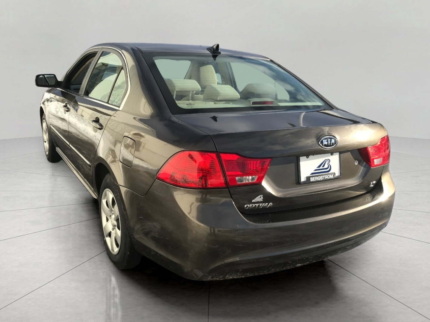 Used 2010 Kia Optima LX image 17