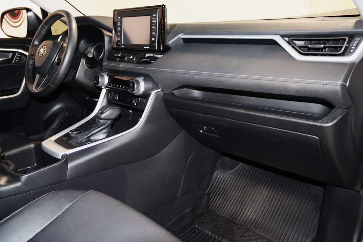 Used 2022 Toyota RAV4 XLE Premium AWD/4WD image 56