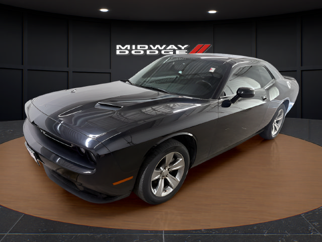 Used 2021 Dodge Challenger SXT w/ Driver Convenience Group RWD image 2