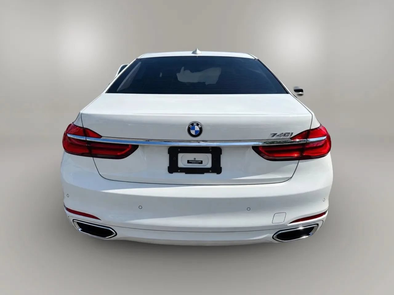Used 2016 BMW 740i RWD image 8
