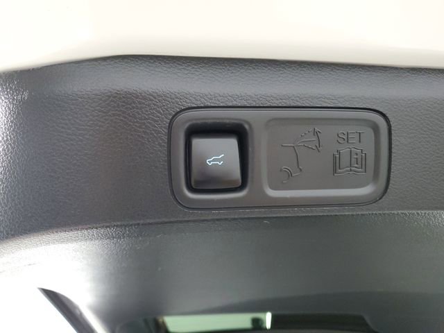 Used 2022 Ford Expedition Max XLT image 9