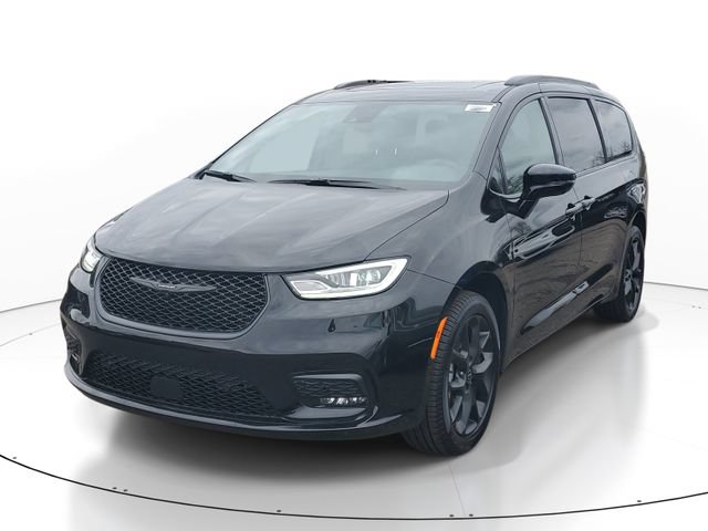 New 2026 Chrysler Pacifica Limited w/ S Appearance Package AWD/4WD image 2