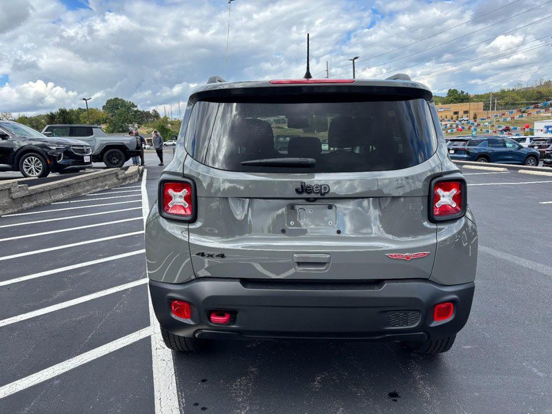 Used 2023 Jeep Renegade Trailhawk image 5