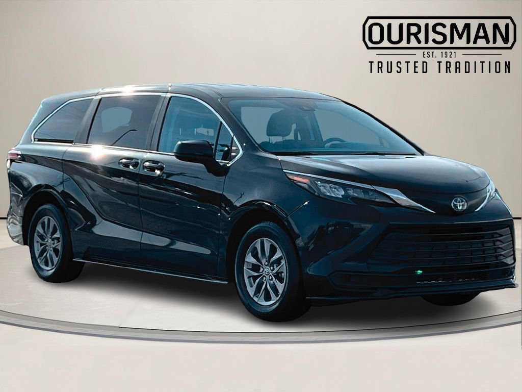Used 2024 Toyota Sienna LE video 1