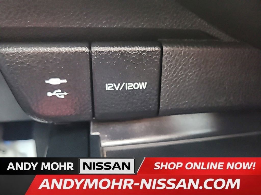 Used 2018 Toyota Camry XSE image 21