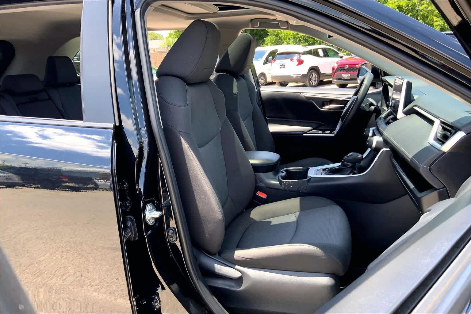 Used 2024 Toyota RAV4 XLE w/ Convenience Package FWD image 9
