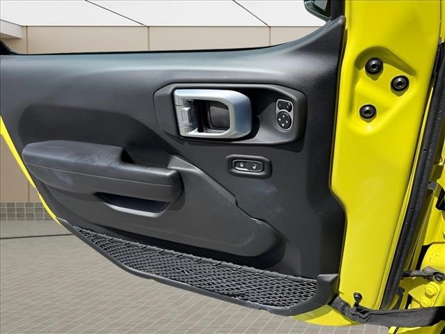 Used 2024 Jeep Wrangler Unlimited Rubicon AWD/4WD image 23