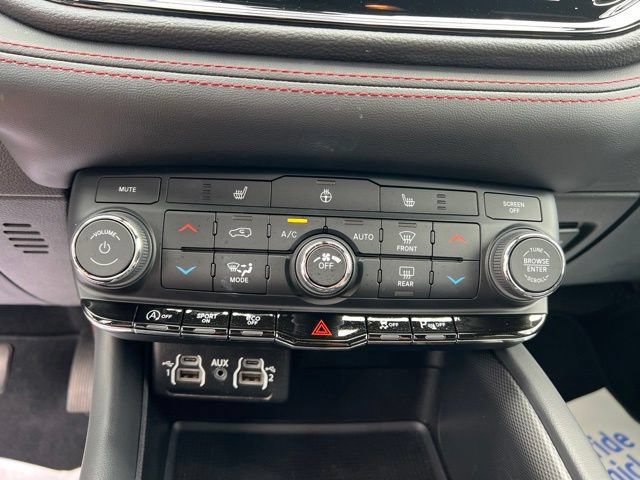 Used 2025 Dodge Durango GT AWD/4WD image 22