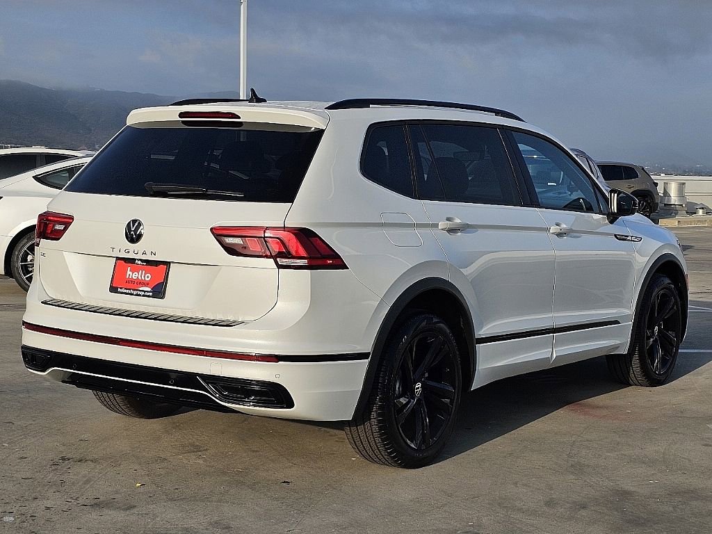 Used 2024 Volkswagen Tiguan SE R-Line image 17