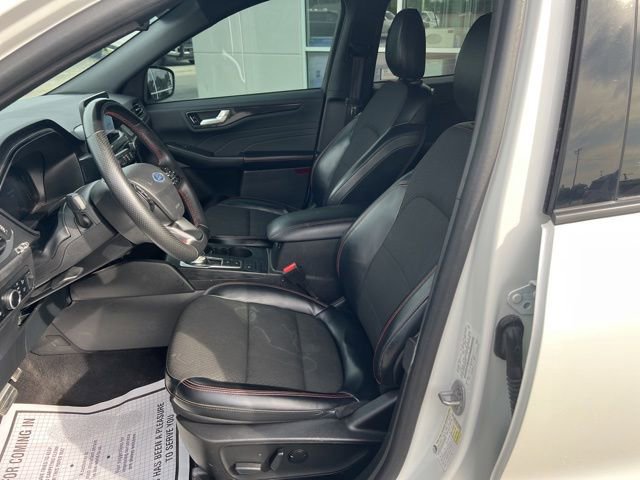 Used 2023 Ford Escape ST-Line w/ Equipment Group 301A FWD image 10